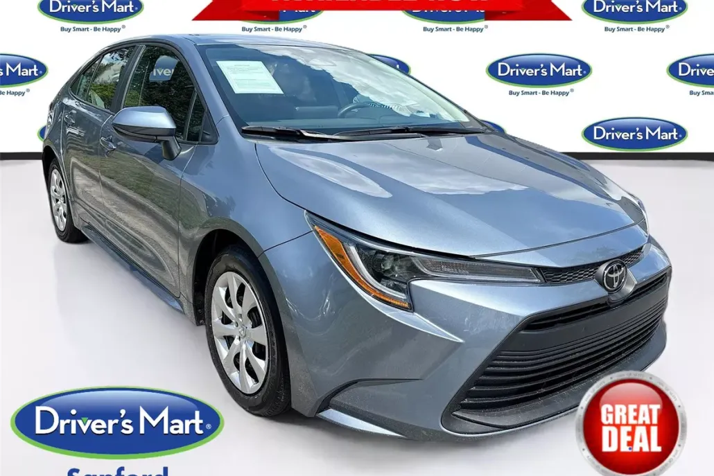 2024 Toyota Corolla LE photo 1