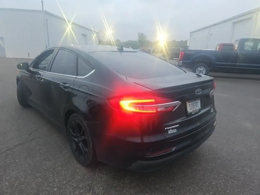 2019 Ford Fusion SE photo 1
