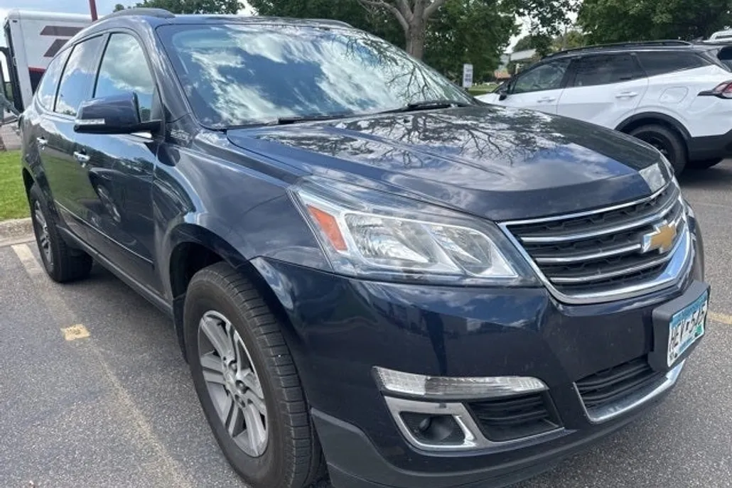 2015 Chevrolet Traverse 1LT photo 1