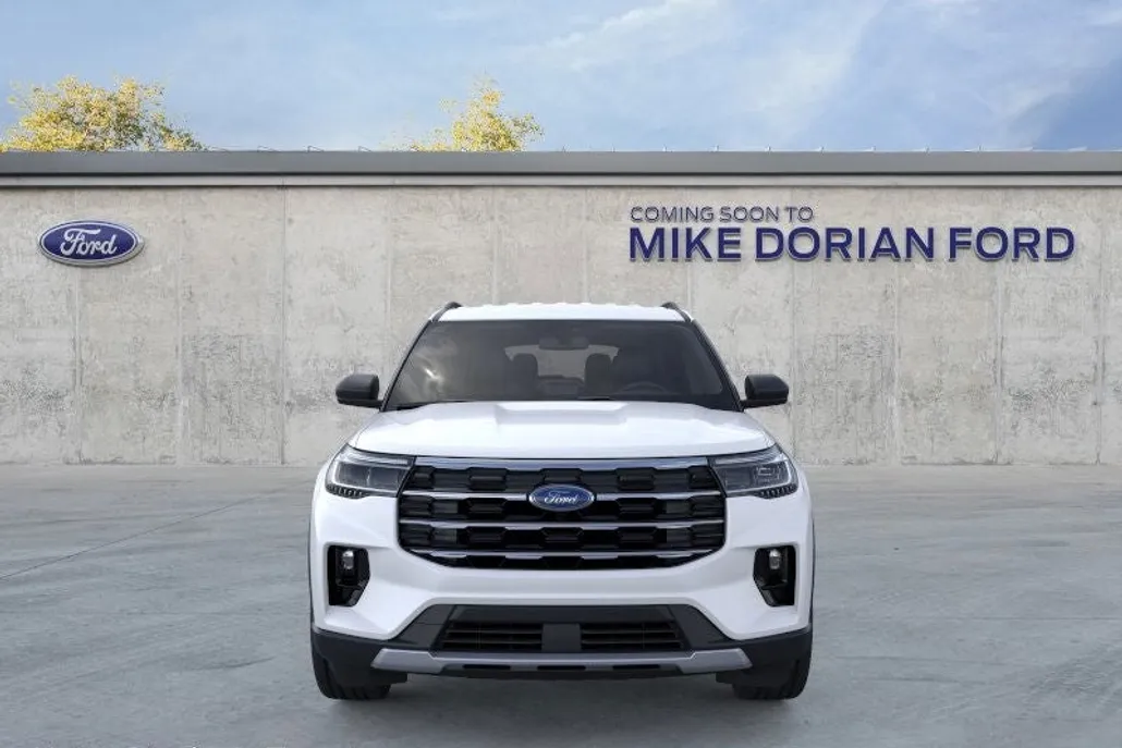 2025 Ford Explorer photo 1