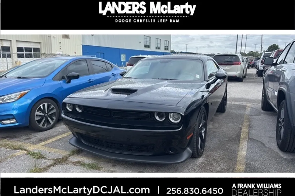 2023 Dodge Challenger GT photo 1