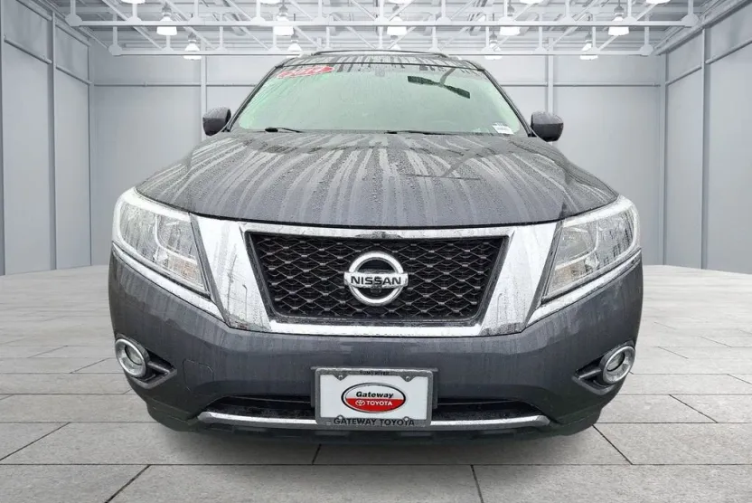2014 Nissan Pathfinder Platinum photo 1