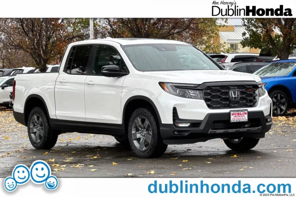 2025 Honda Ridgeline TrailSport photo 1