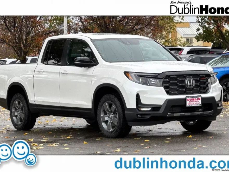 2025 Honda Ridgeline TrailSport photo 1