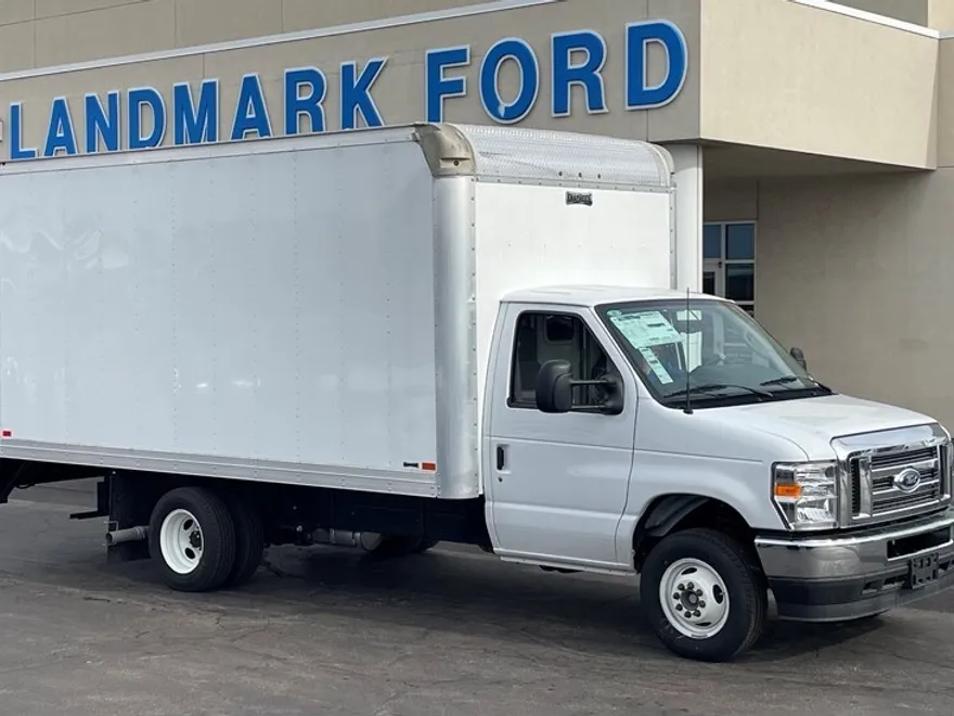 2024 Ford E-450 photo 1