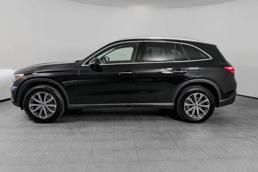 2023 Mercedes Benz GLC 300 4MATIC photo 1