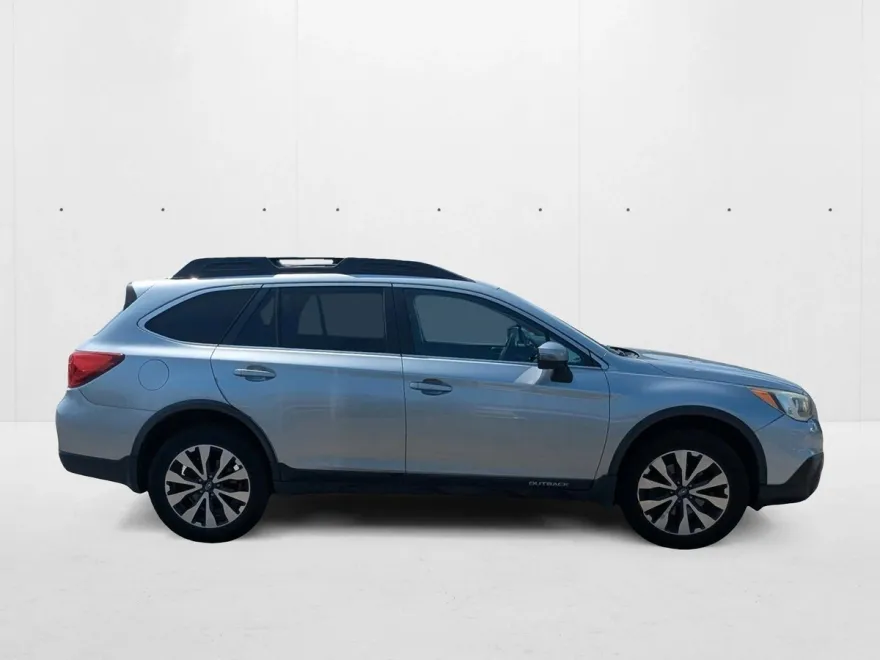 2016 Subaru Outback 2.5i Limited photo 1