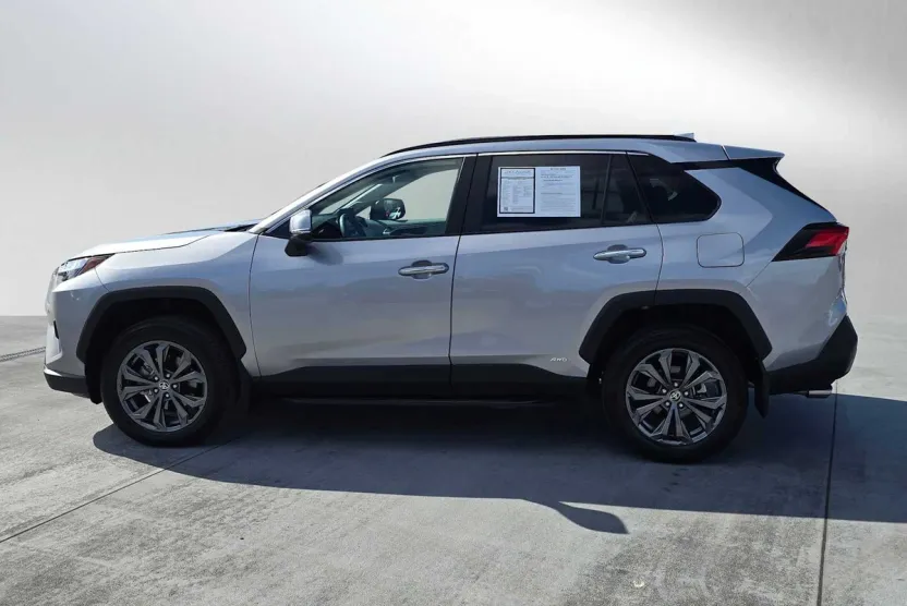 2024 Toyota RAV4 Hybrid Limited photo 1