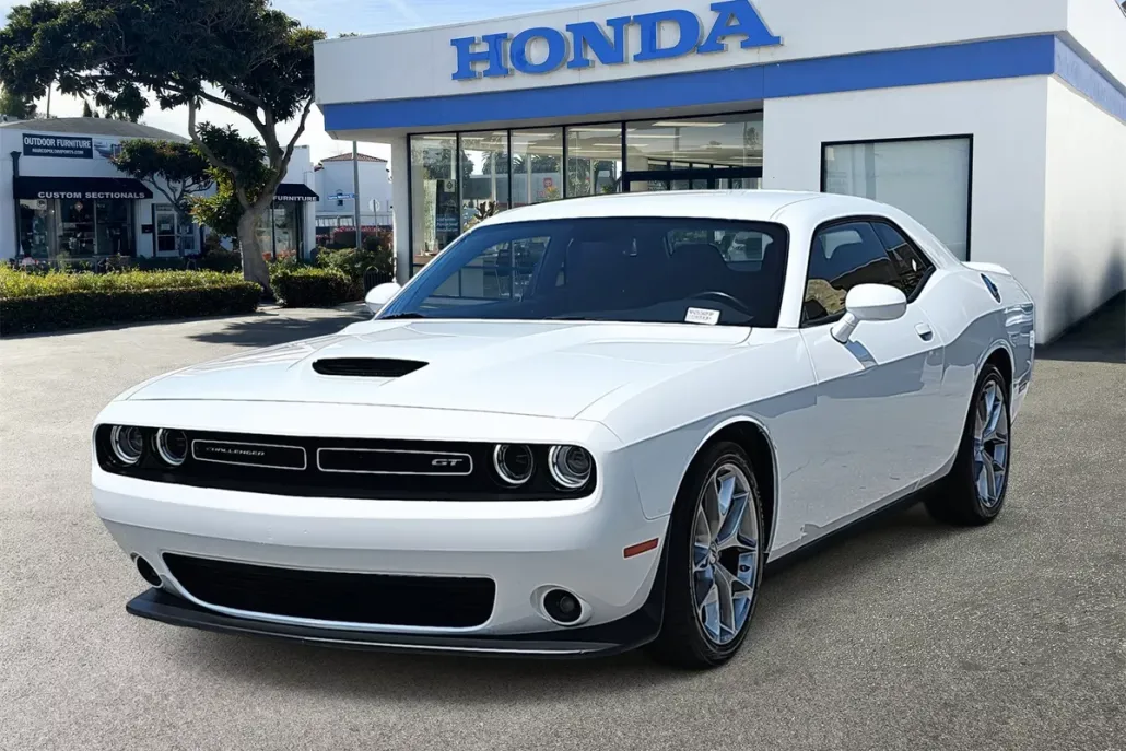 2022 Dodge Challenger GT photo 1