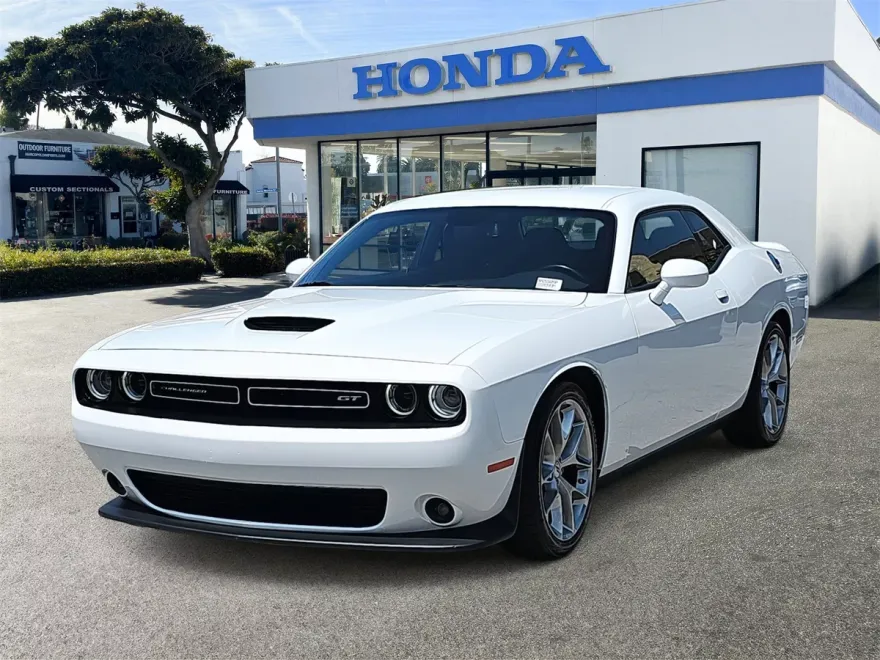 2022 Dodge Challenger GT photo 1