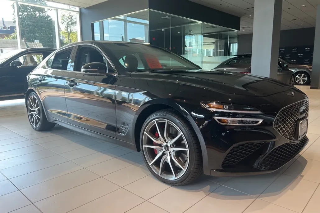 2025 Genesis G70 2.5T photo 1