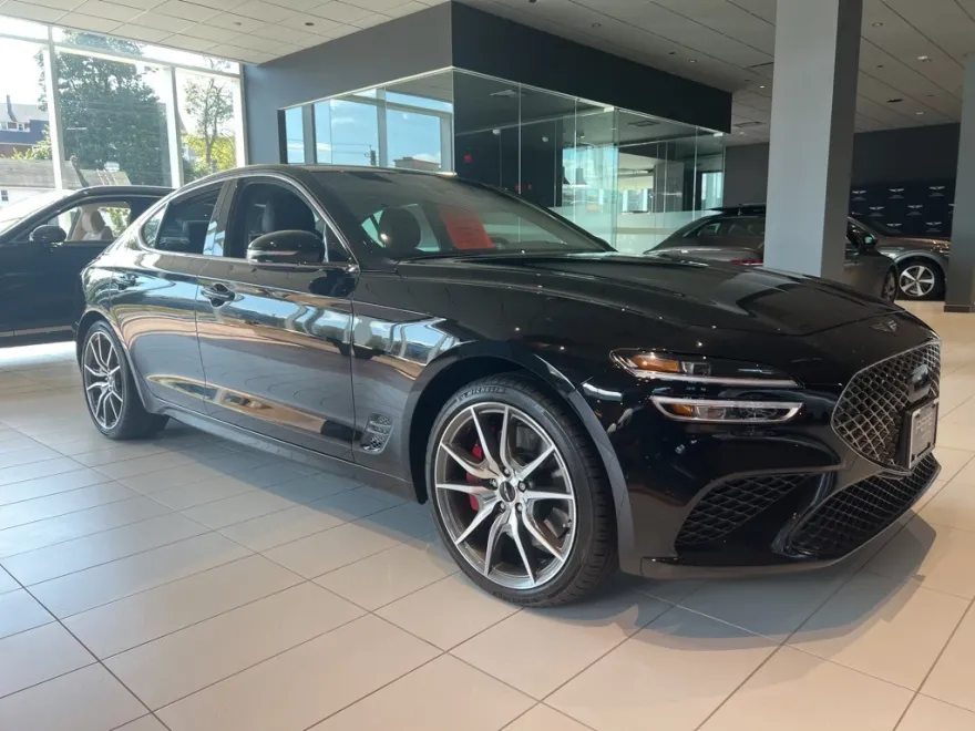 2025 Genesis G70 2.5T photo 1
