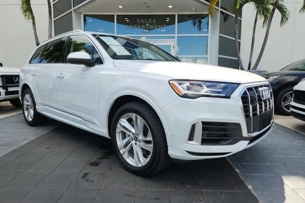 2023 Audi Q7 55 Premium Plus photo 1