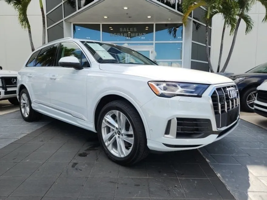 2023 Audi Q7 55 Premium Plus photo 1