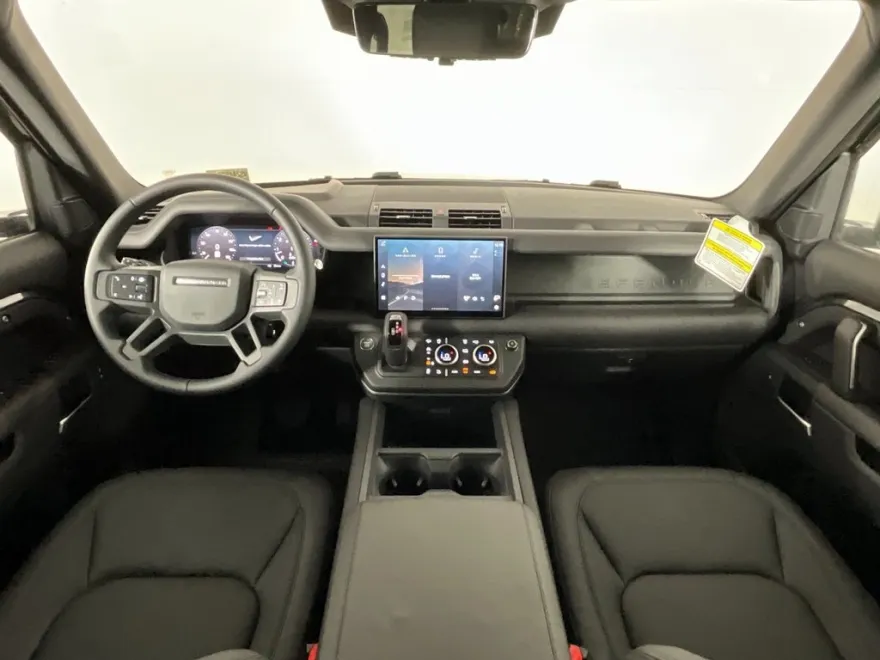2025 Land Rover Defender 130 X-Dynamic SE photo 1