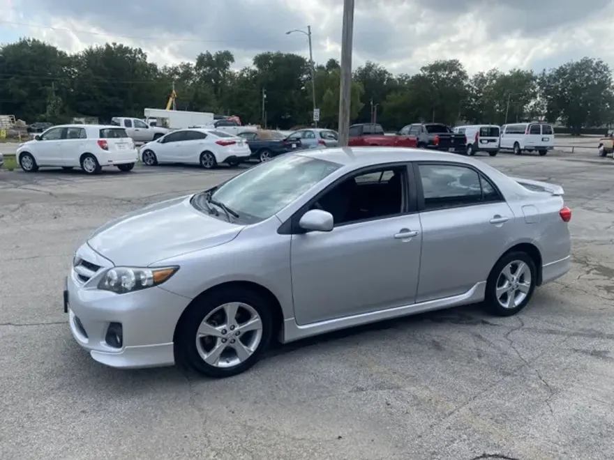 2013 Toyota Corolla S photo 1