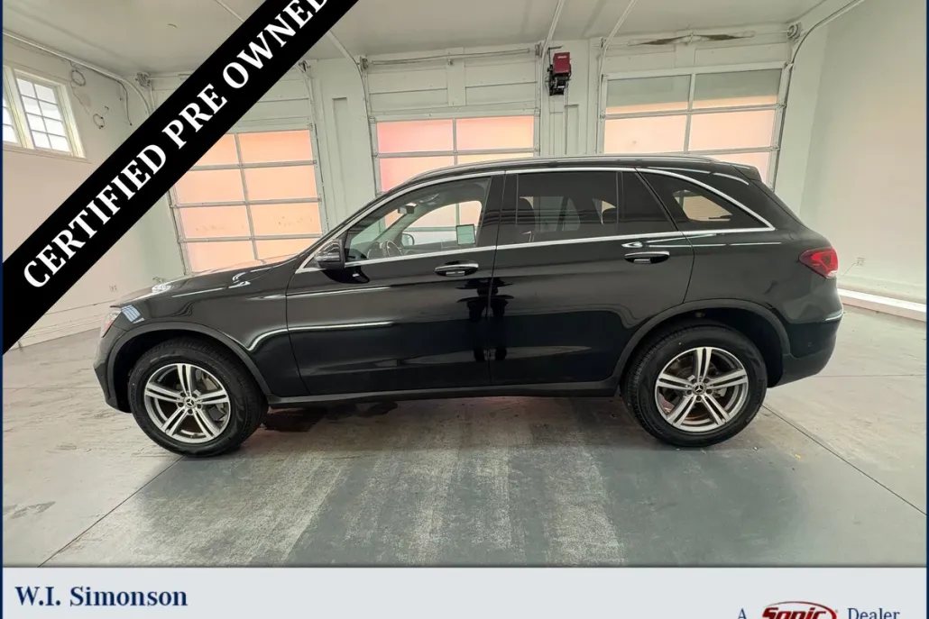 2022 Mercedes Benz GLC 300 photo 1