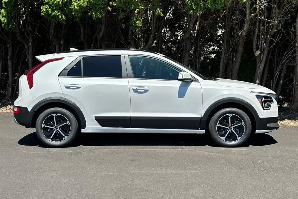 2025 Kia Niro EX Touring photo 1