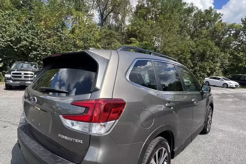 2021 Subaru Forester Limited photo 1