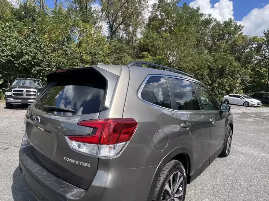 2021 Subaru Forester Limited photo 1