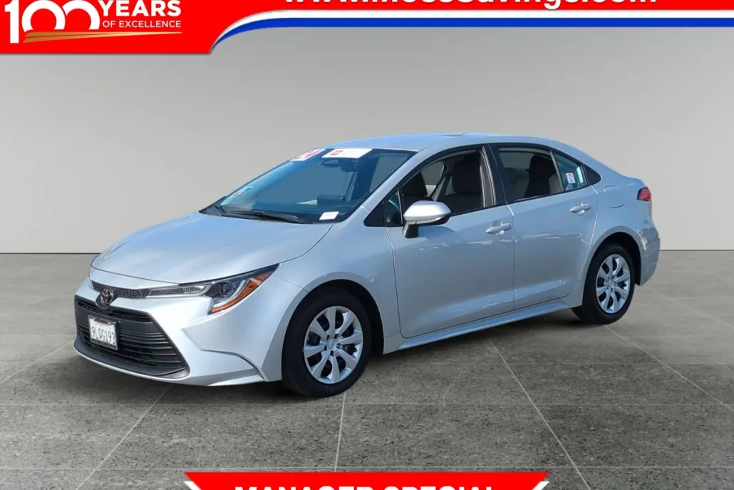 2024 Toyota Corolla LE photo 1