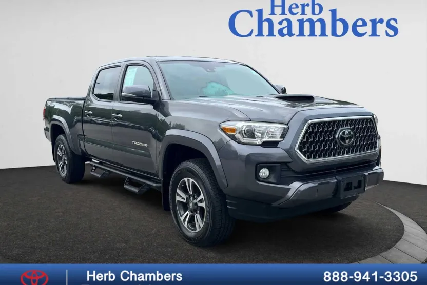 2019 Toyota Tacoma TRD Sport Double Cab V6 photo 1