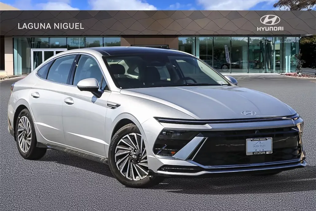 2025 Hyundai Sonata Hybrid Limited photo 1