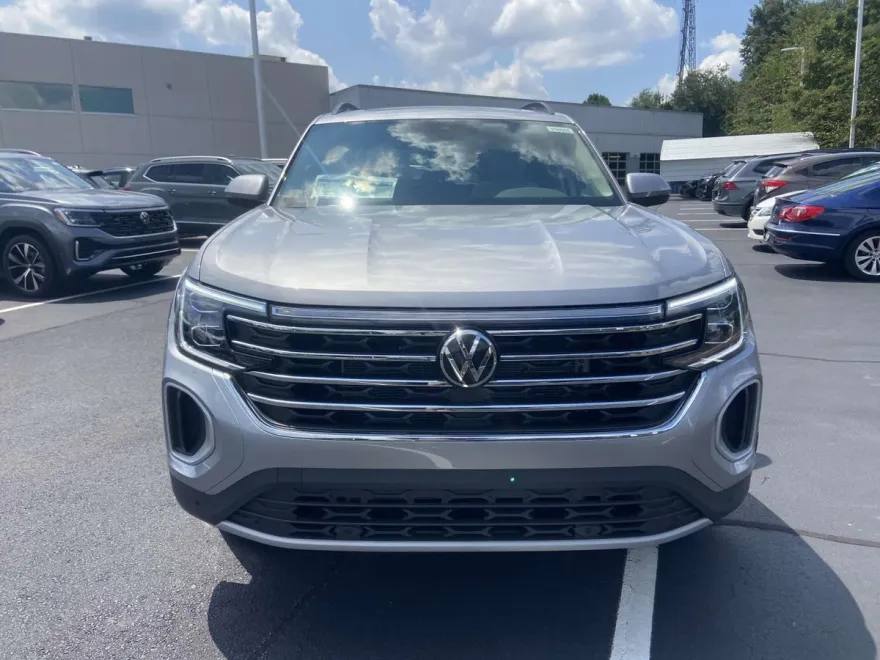 2026 Volkswagen Atlas SE Technology photo 1
