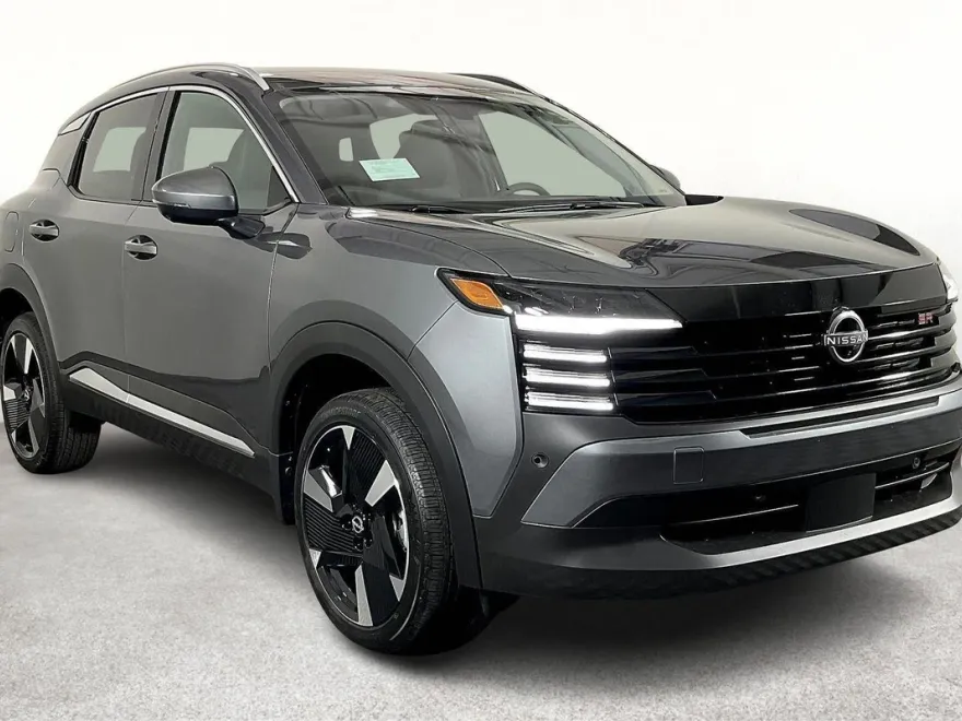 2025 Nissan Kicks SR photo 1
