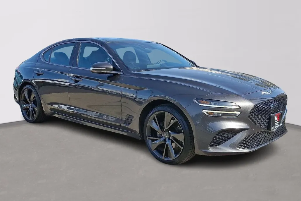 2023 Genesis G70 2.0T photo 1