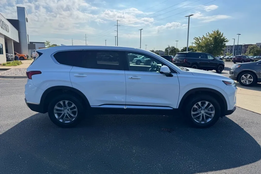 2020 Hyundai Santa Fe SEL photo 1