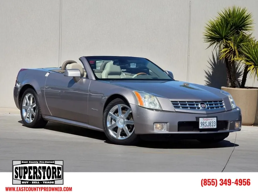 2004 Cadillac XLR photo 1