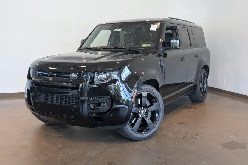 2025 Land Rover Defender 130 X-Dynamic SE photo 1