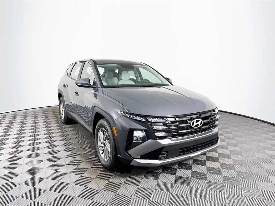 2026 Hyundai Tucson SE photo 1
