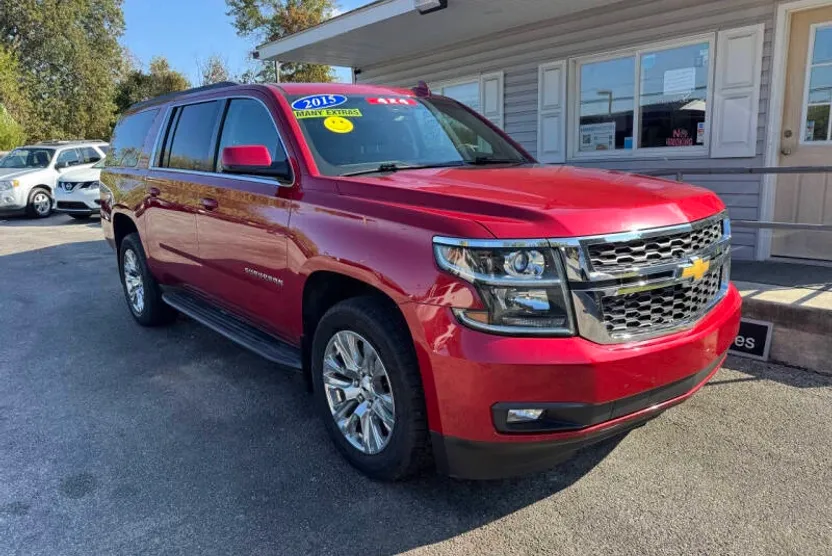 2015 Chevrolet Suburban LT photo 1