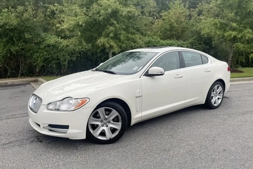 2009 Jaguar XF Luxury photo 1