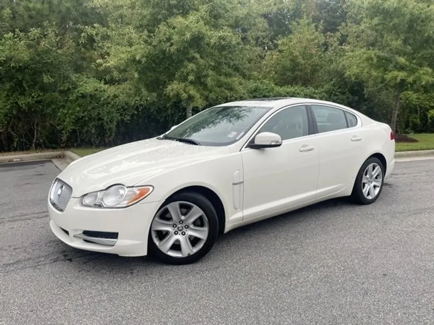 2009 Jaguar XF Luxury photo 1