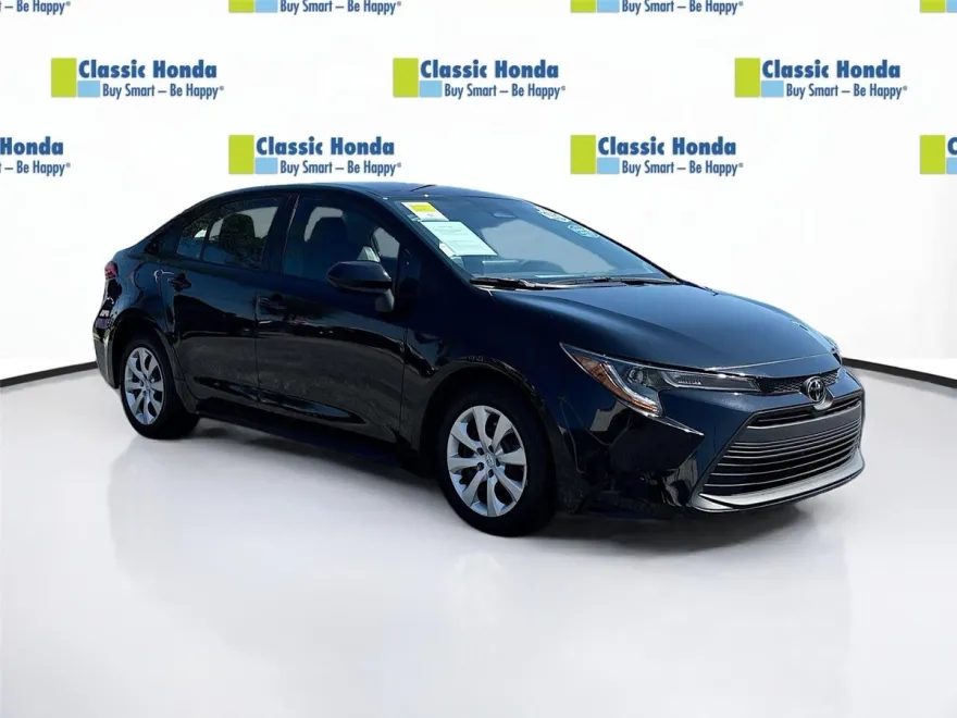 2024 Toyota Corolla LE photo 1
