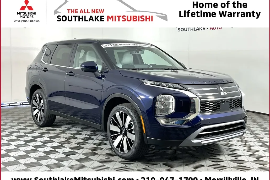 2025 Mitsubishi Outlander SE photo 1