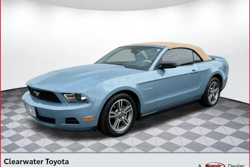 2010 Ford Mustang V6 Convertible photo 1