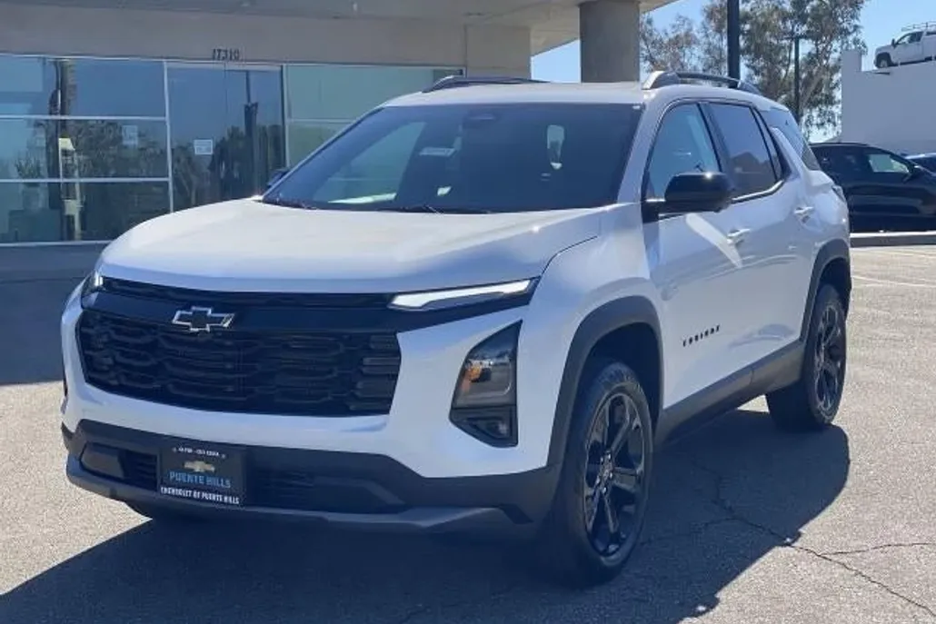 2026 Chevrolet Equinox LT photo 1