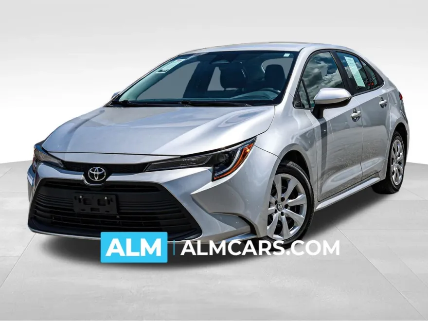 2023 Toyota Corolla LE photo 1