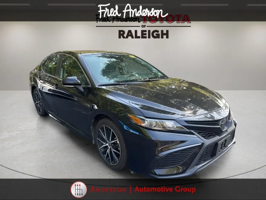 2024 Toyota Camry SE photo 1