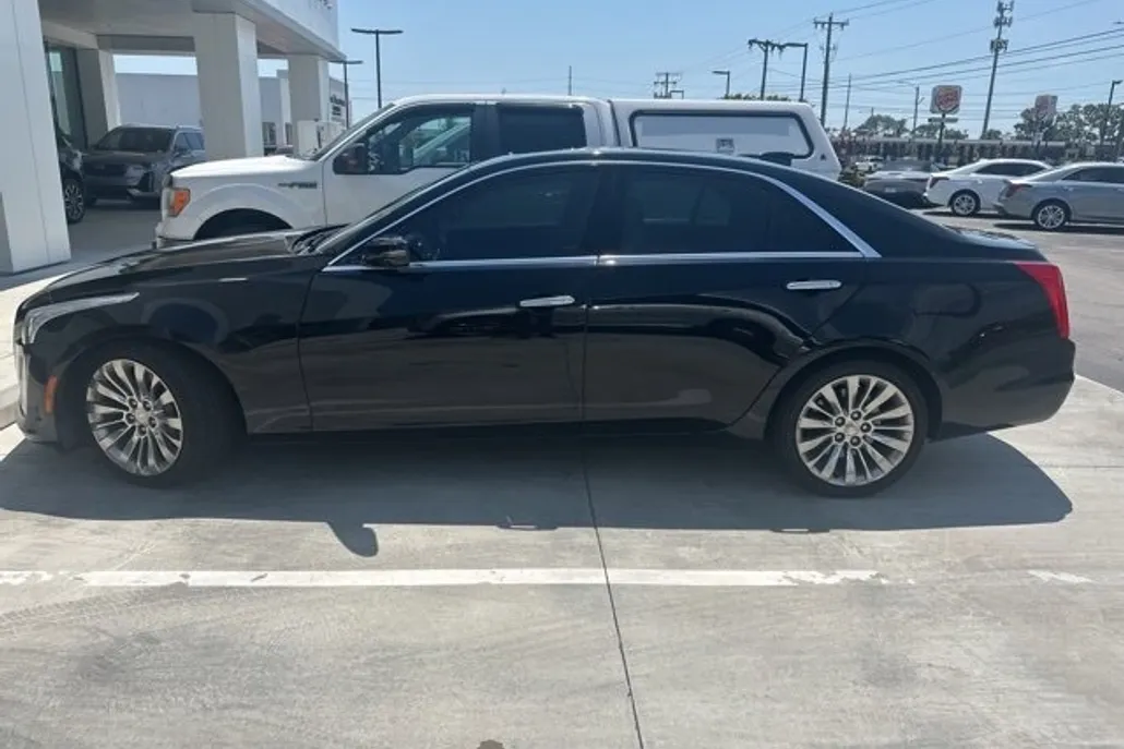 2016 Cadillac CTS Luxury photo 1