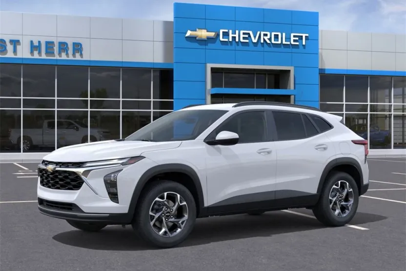 2025 Chevrolet Trax LT photo 1