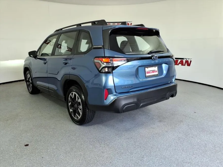 2025 Subaru Forester Base photo 1