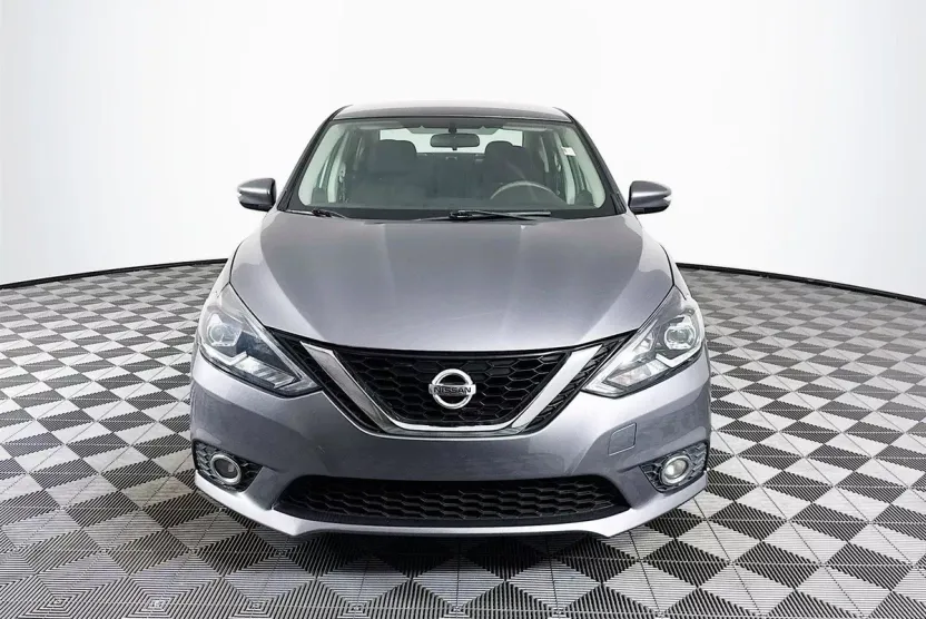 2017 Nissan Sentra SR photo 1