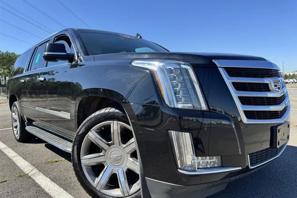2016 Cadillac Escalade ESV Luxury photo 1