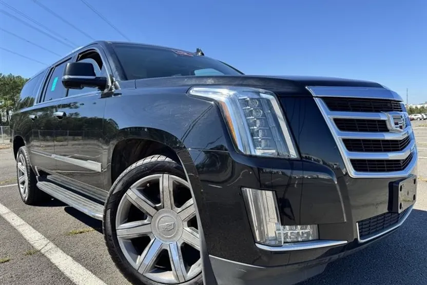 2016 Cadillac Escalade ESV Luxury photo 1