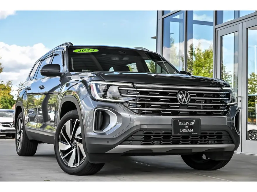 2024 Volkswagen Atlas SEL photo 1